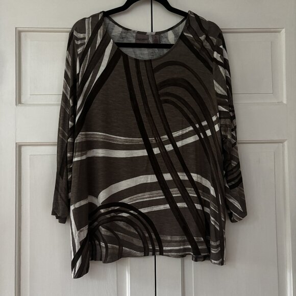 Chico’s Size 3 Abstract Blouse 3/4 Slee Brown Gray Geometric Top Chicos XL Flowy - Picture 1 of 9